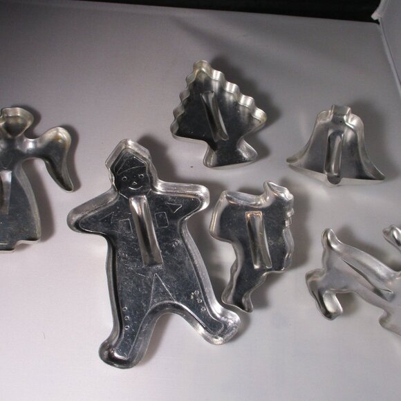 Collection of 6 vintage tin Christmas cookie cutters - Picture 3 of 3
